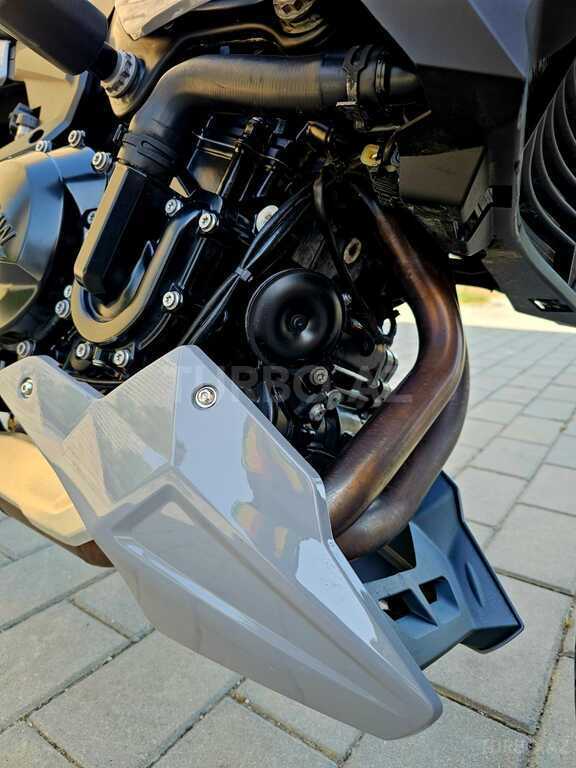 BMW F 900 XR