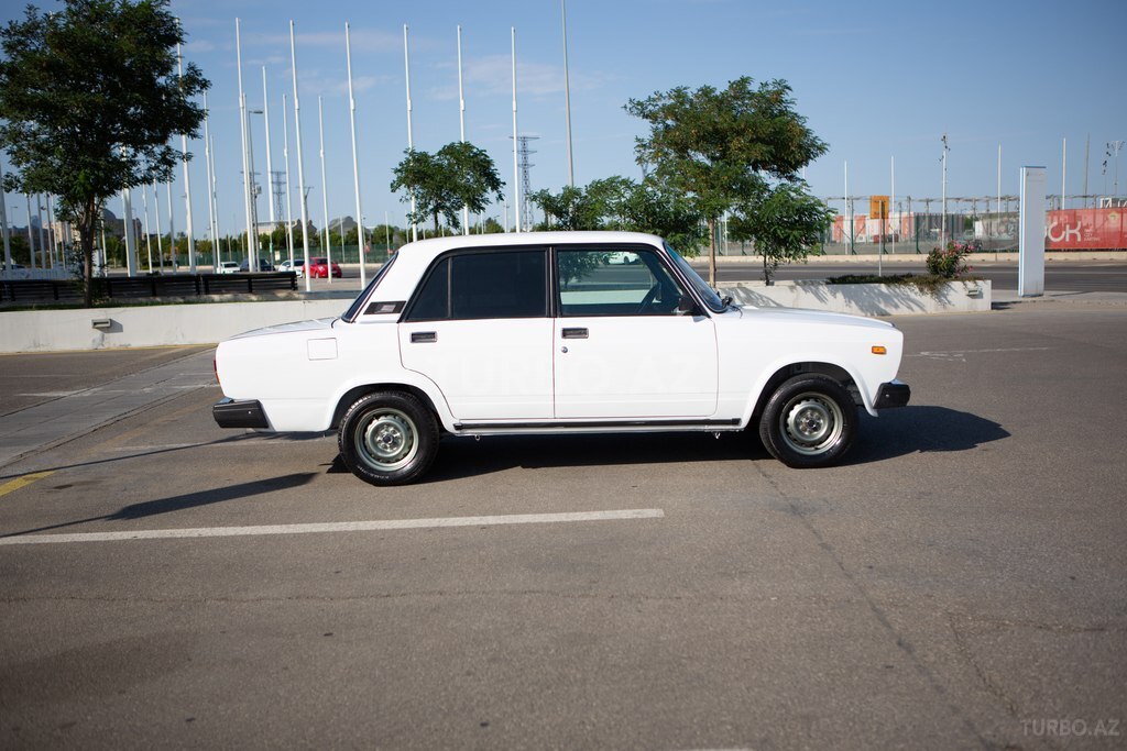 LADA (VAZ) 2107
