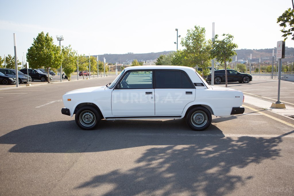 LADA (VAZ) 2107