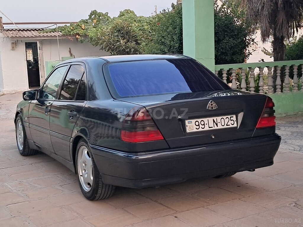 Mercedes C 180