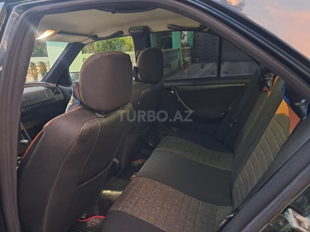 Mercedes C 180