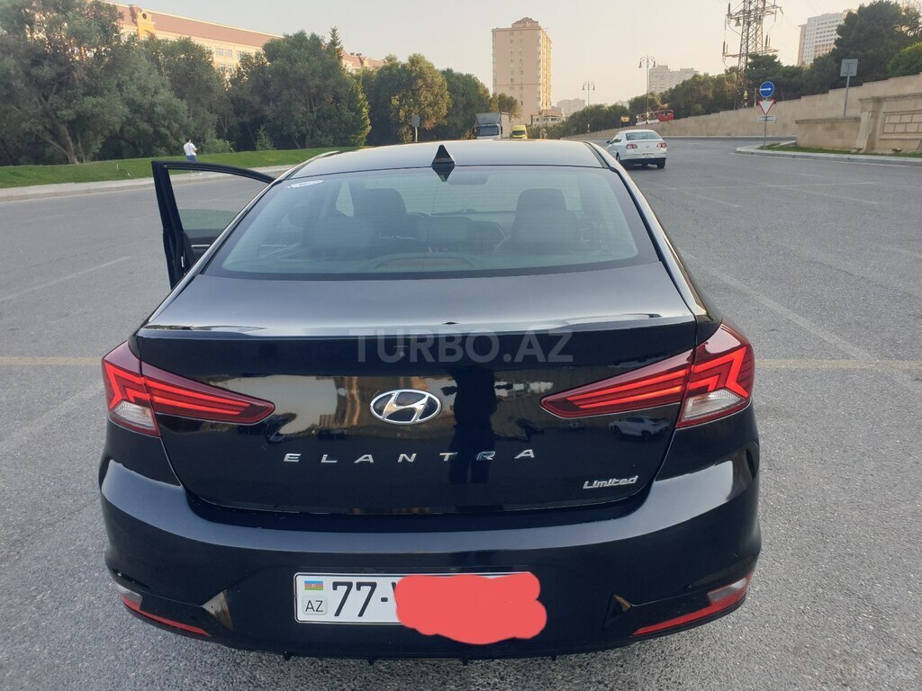 Hyundai Elantra