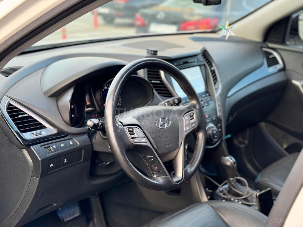 Hyundai Grand Santa Fe