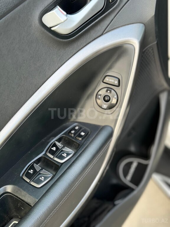 Hyundai Grand Santa Fe