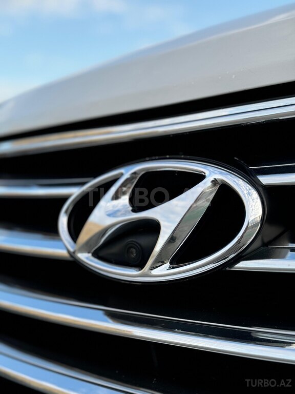 Hyundai Grand Santa Fe
