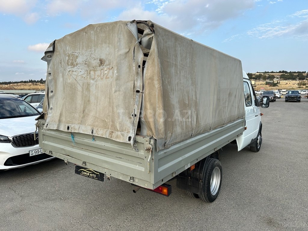 GAZ Biznes 27527