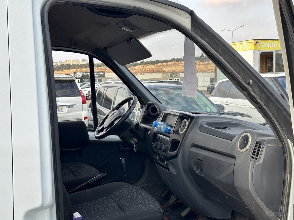 GAZ Biznes 27527