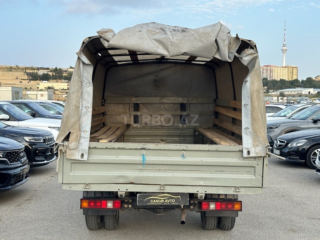 GAZ Biznes 27527