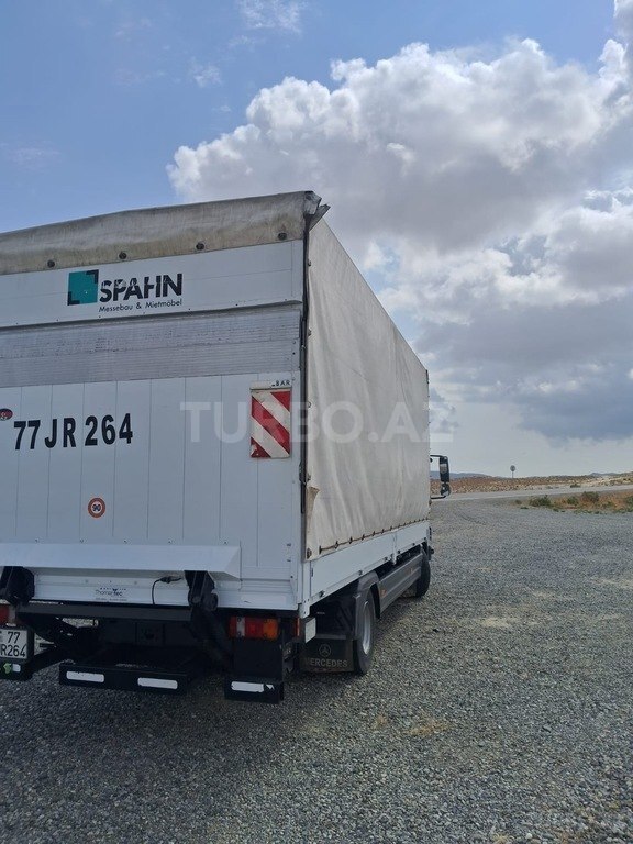Mercedes Atego 818