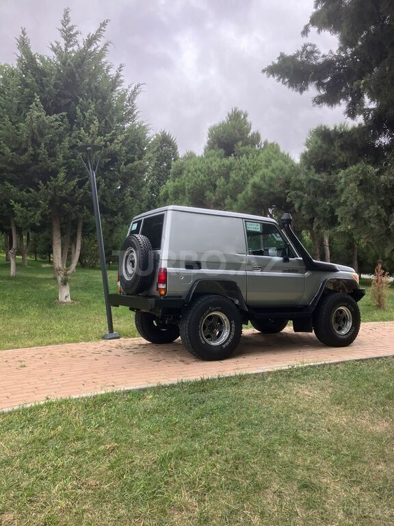 Toyota Land Cruiser