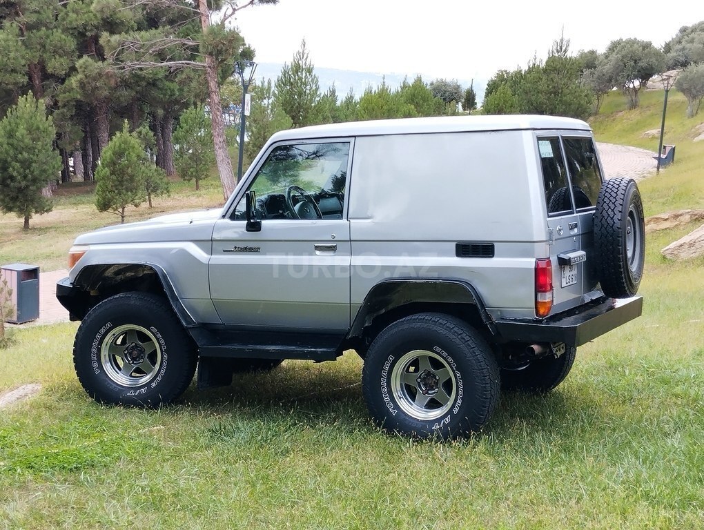 Toyota Land Cruiser