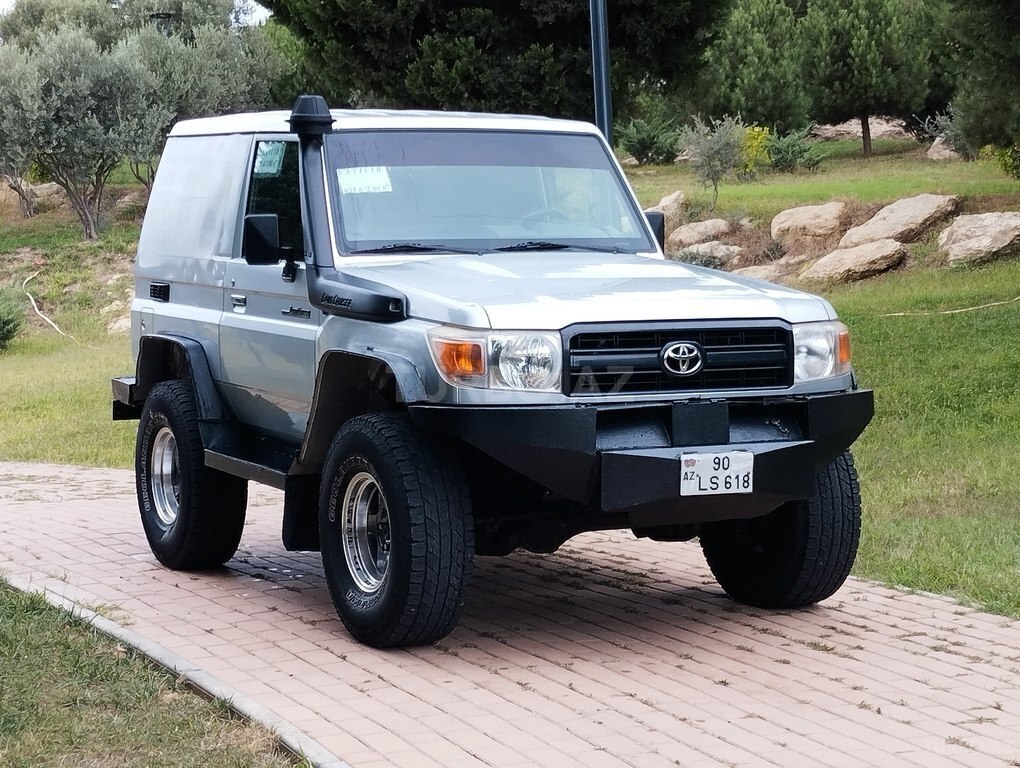 Toyota Land Cruiser