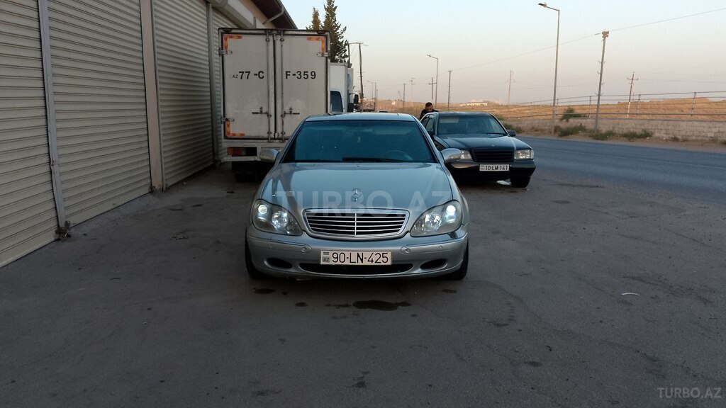 Mercedes S 320