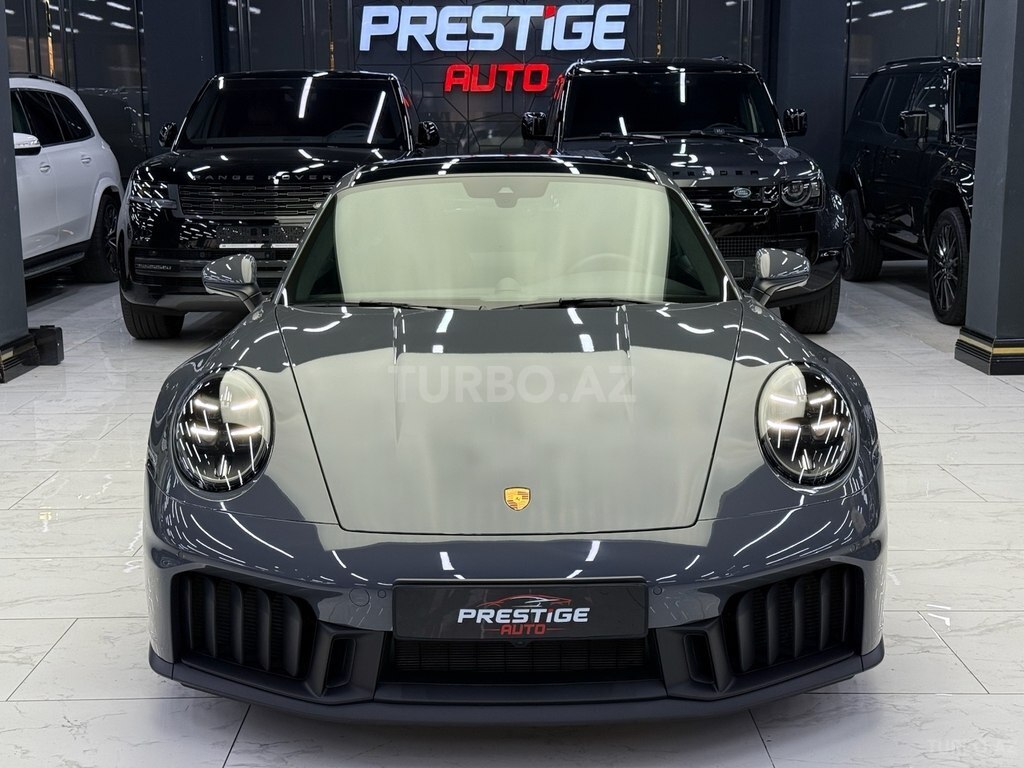 Porsche 911 Carrera 4 GTS