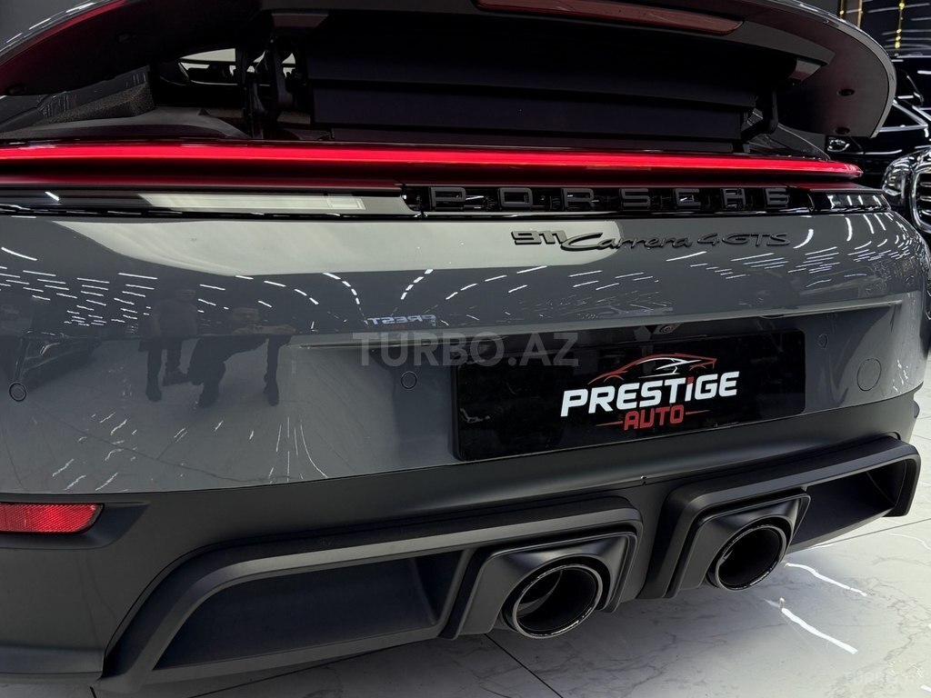 Porsche 911 Carrera 4 GTS