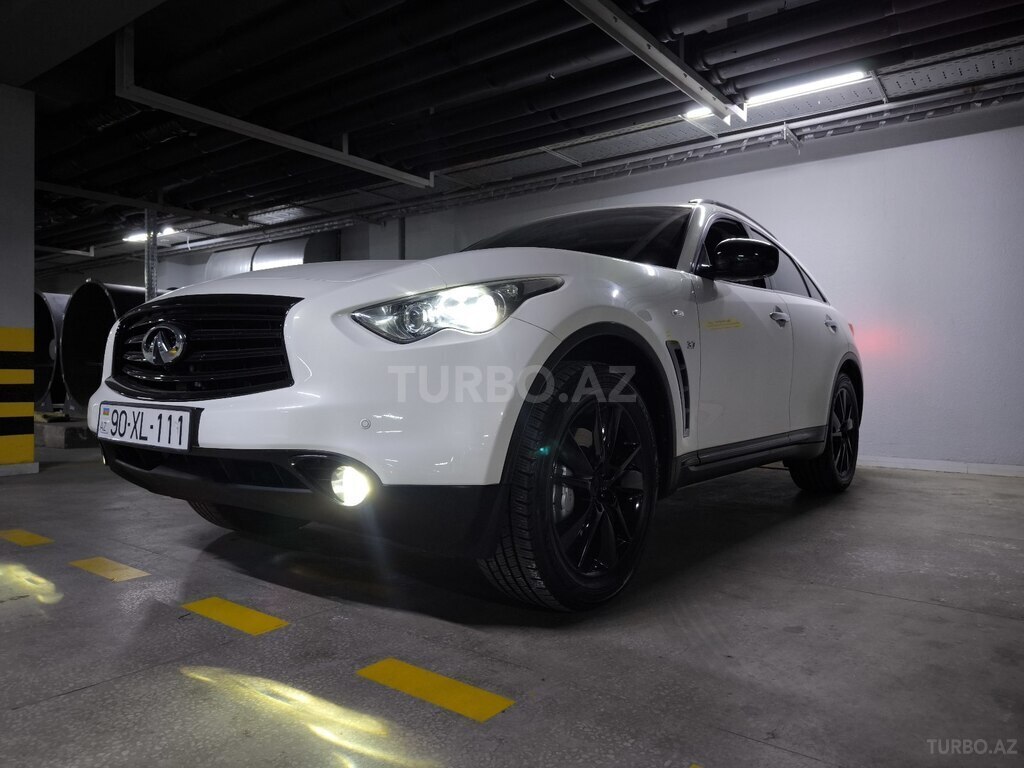 Infiniti QX70