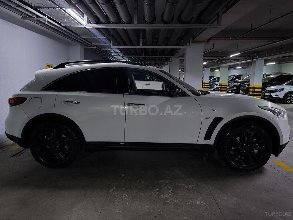 Infiniti QX70