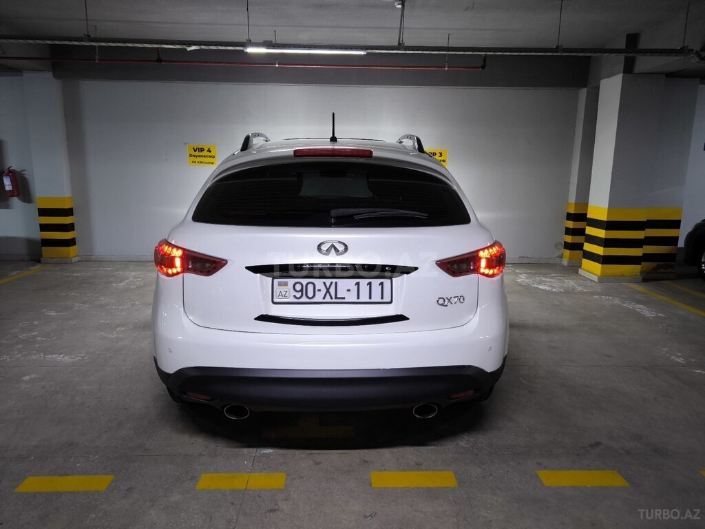 Infiniti QX70