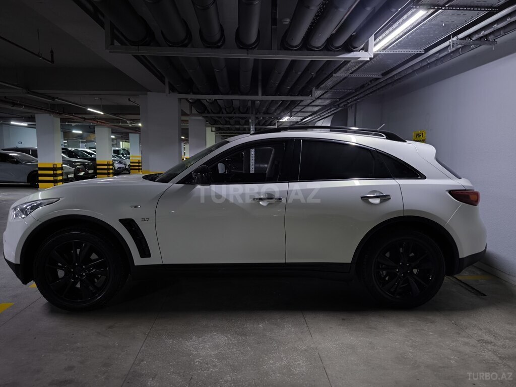 Infiniti QX70