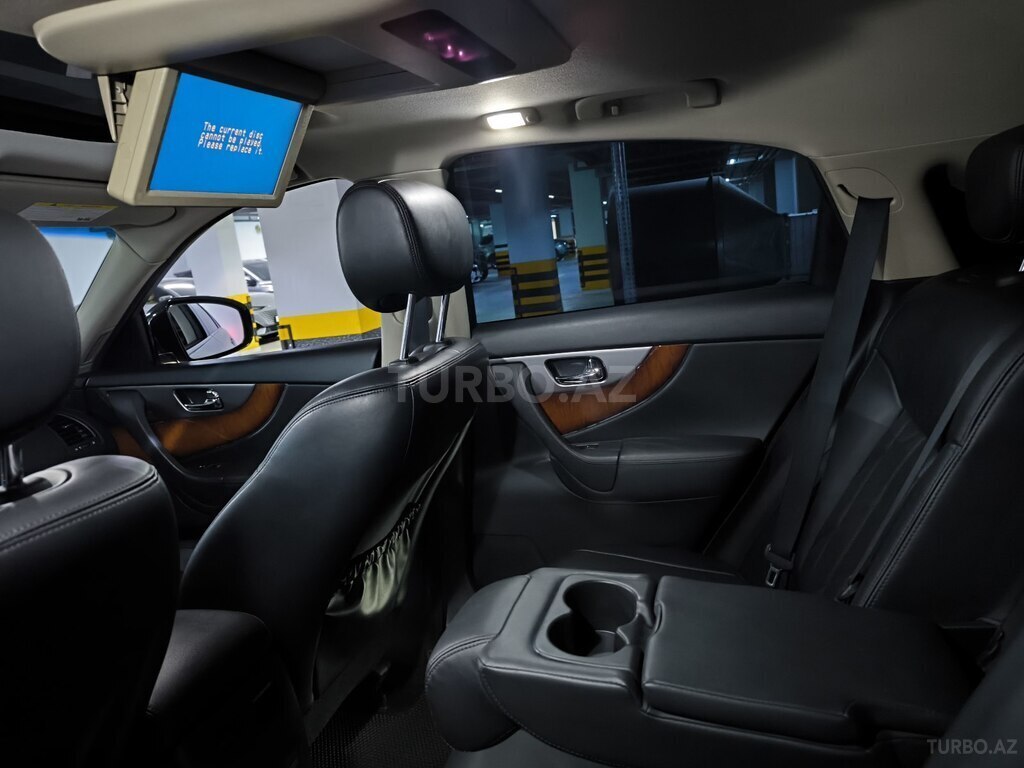 Infiniti QX70