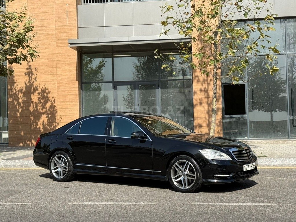 Mercedes S 550