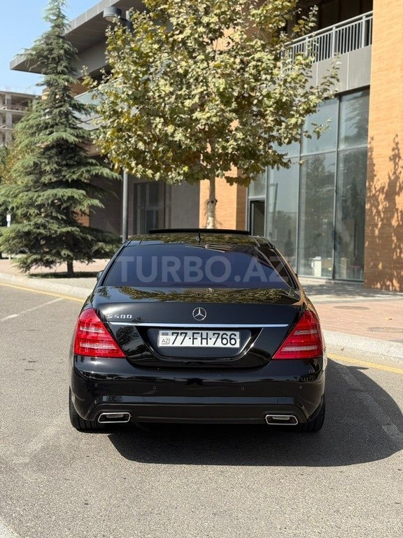 Mercedes S 550