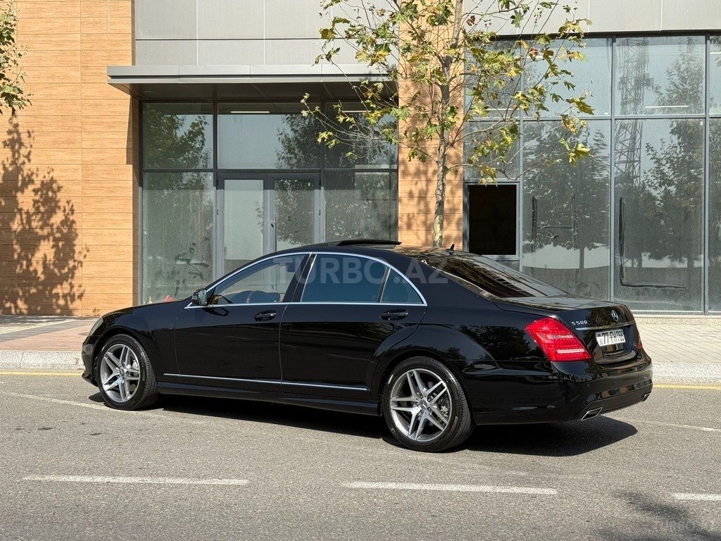 Mercedes S 550