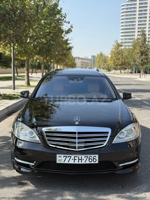 Mercedes S 550