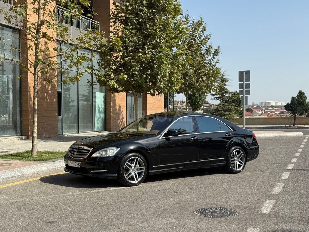 Mercedes S 550