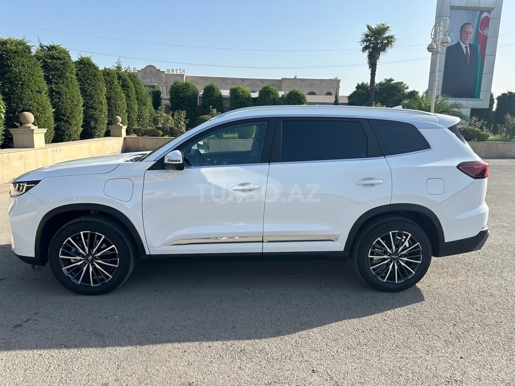 Chery Tiggo 8 Pro e+