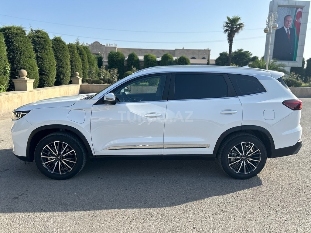 Chery Tiggo 8 Pro e+