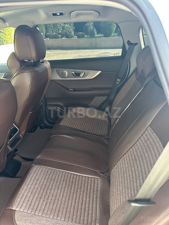 Chery Tiggo 8 Pro e+