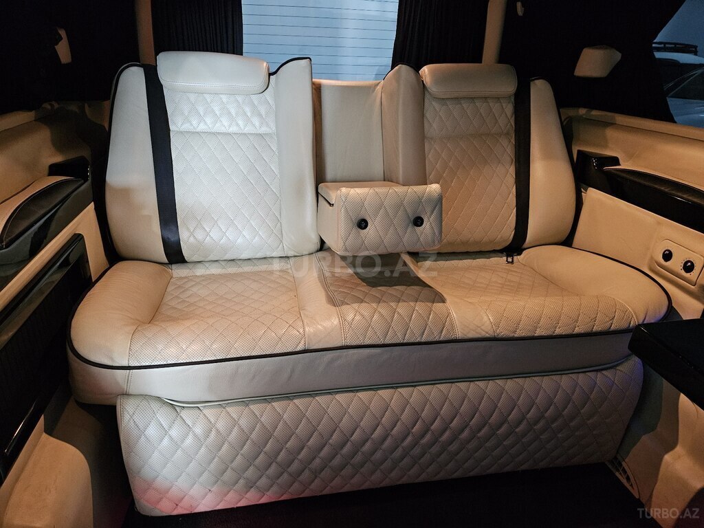 Mercedes Viano