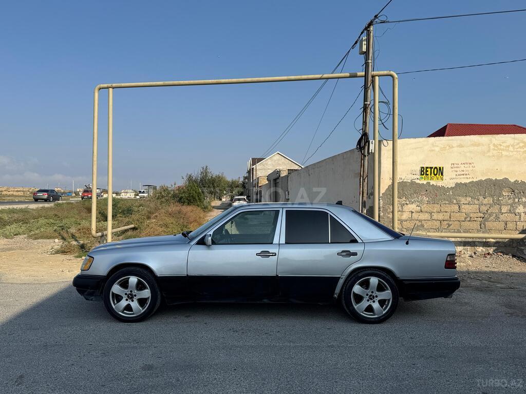 Mercedes E 220