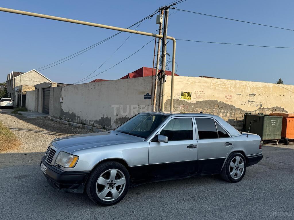 Mercedes E 220