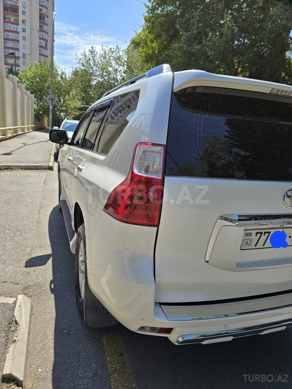 Toyota Land Cruiser Prado