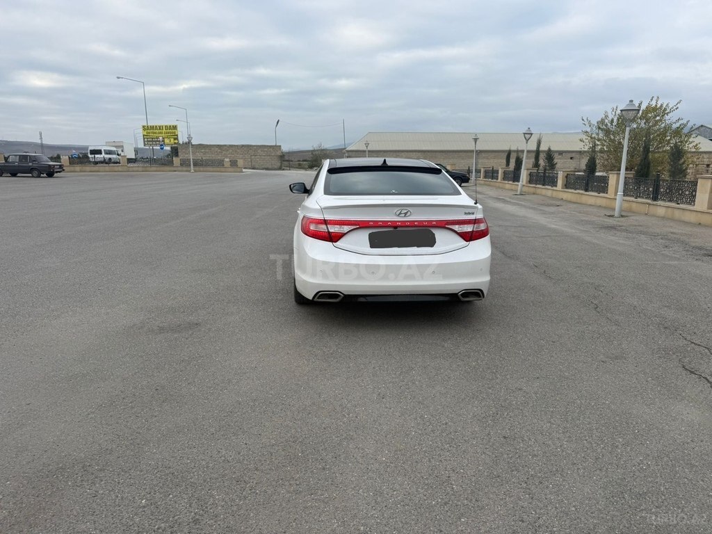 Hyundai Grandeur
