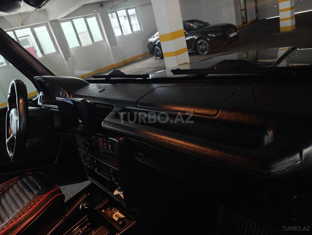 Mercedes G 300