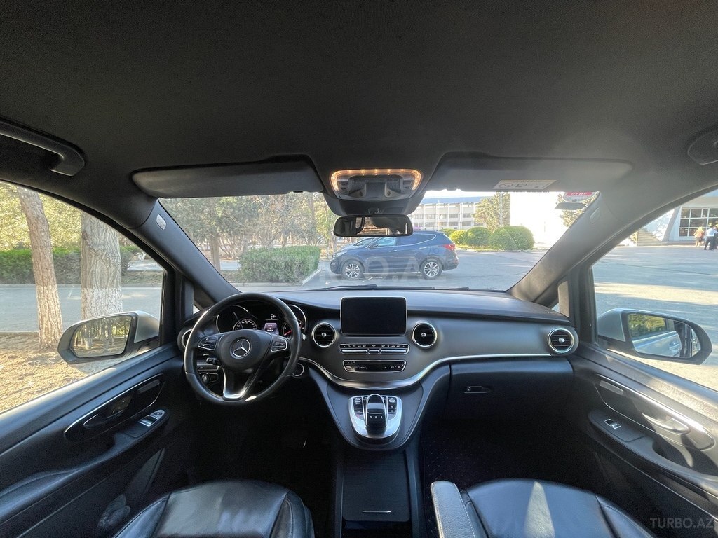 Mercedes V 250