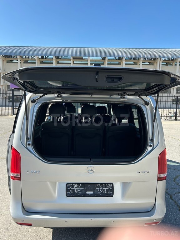 Mercedes V 250