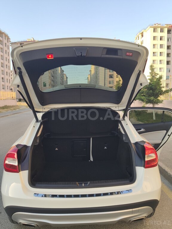 Mercedes GLA 250