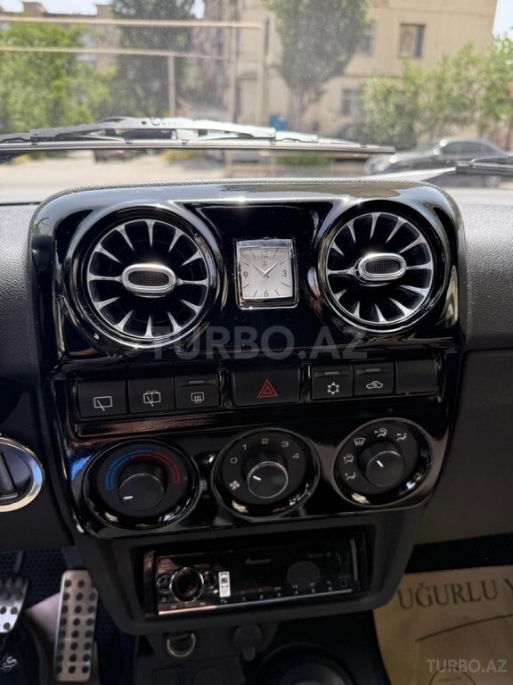 LADA (VAZ) Niva