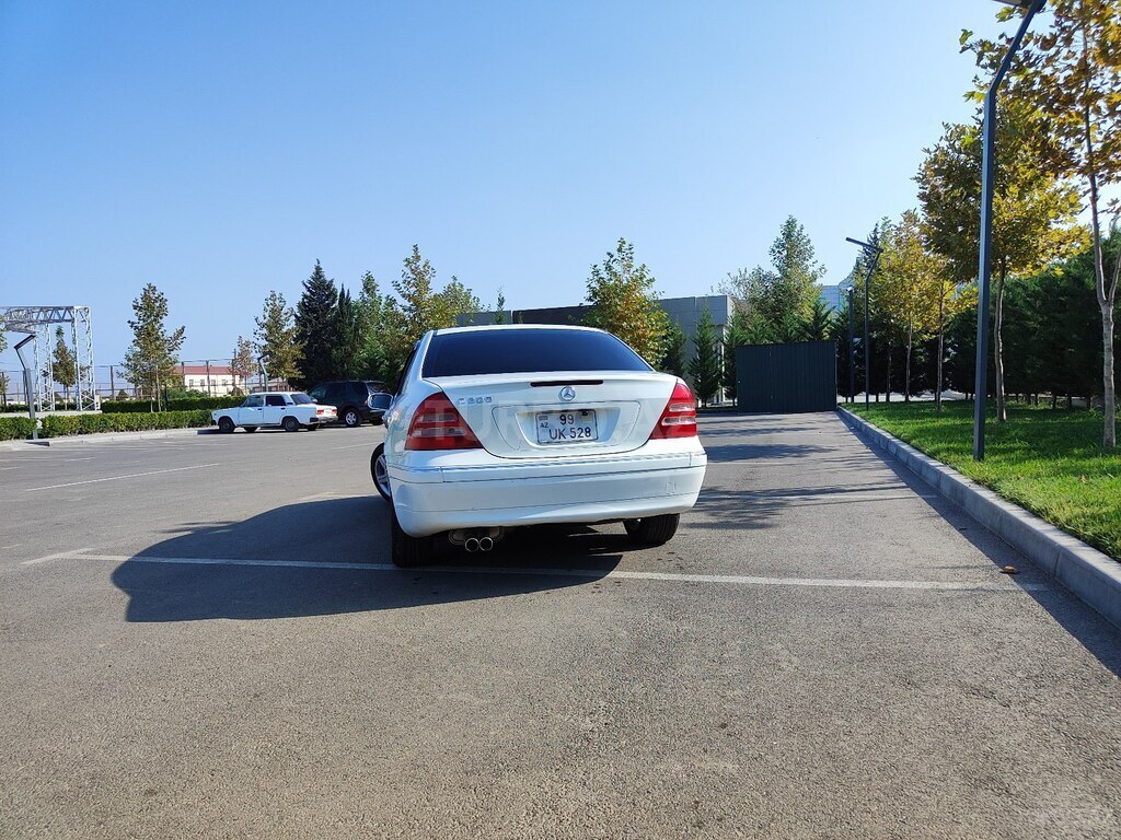 Mercedes C 200