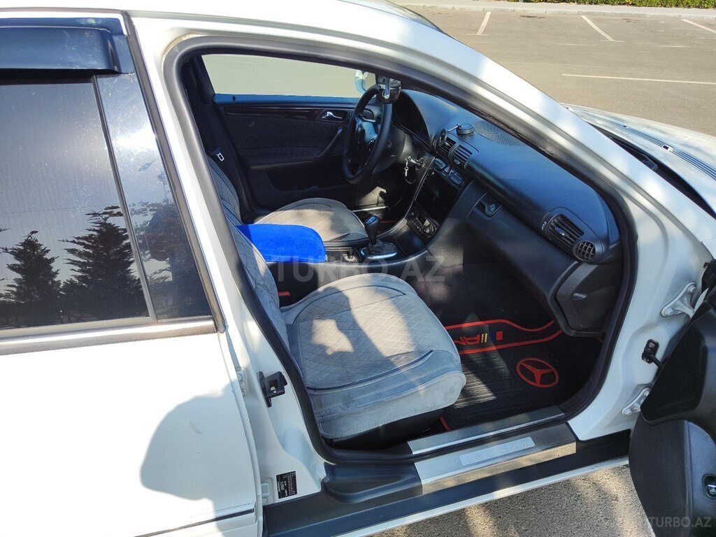 Mercedes C 200