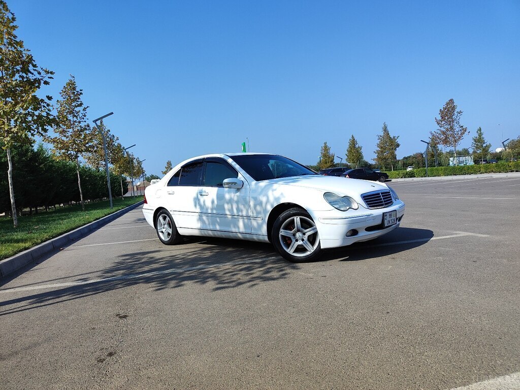 Mercedes C 200