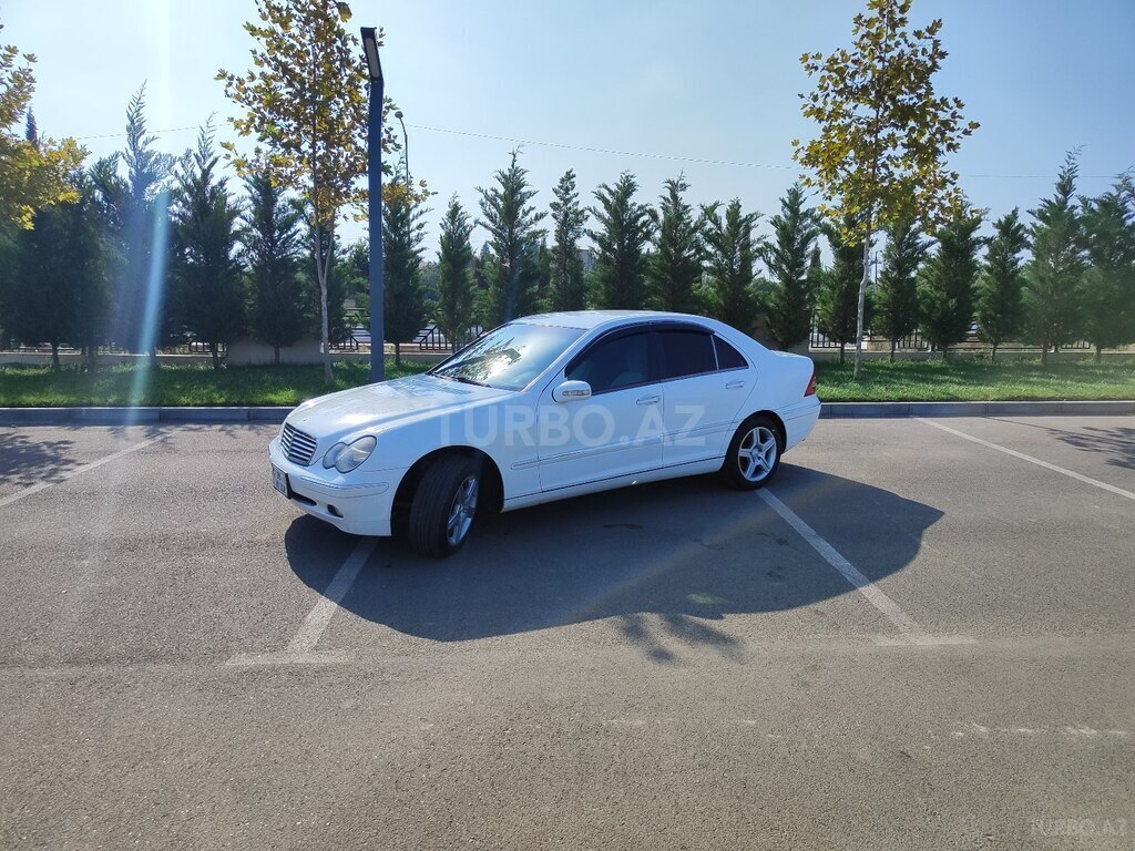 Mercedes C 200