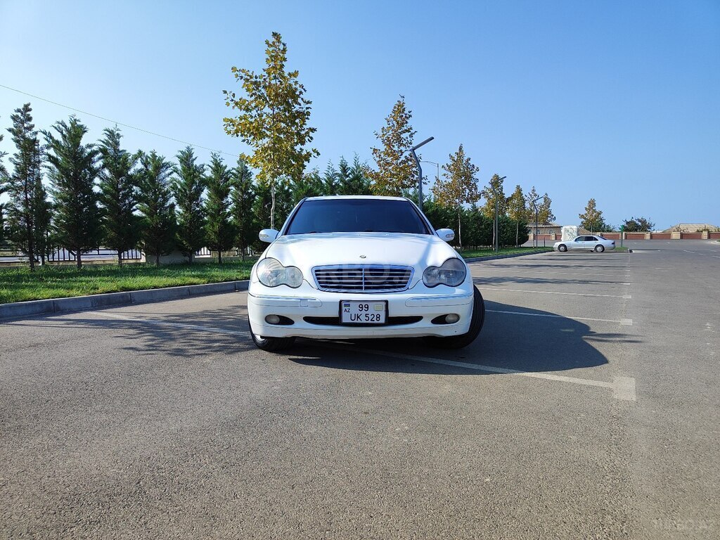 Mercedes C 200