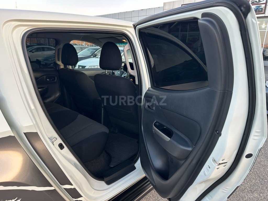 Mitsubishi L200