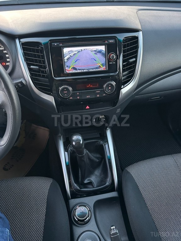 Mitsubishi L200