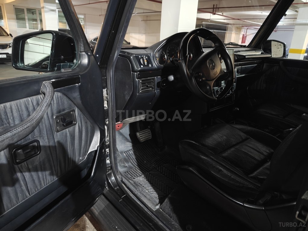 Mercedes G 300